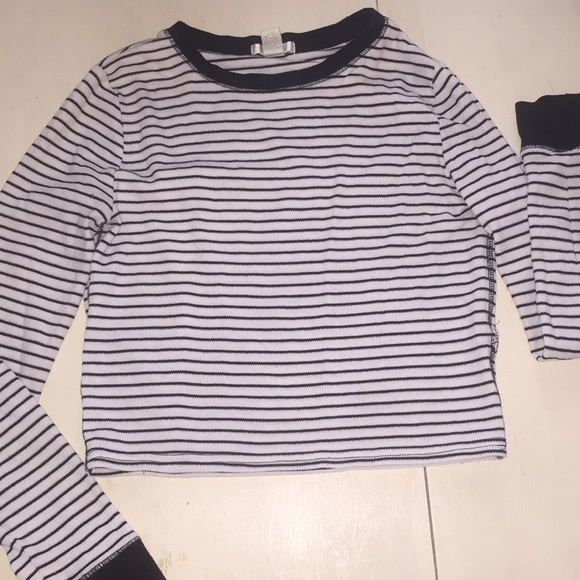 Black and white striped longsleeved T-shirt - Picture 1 of 3